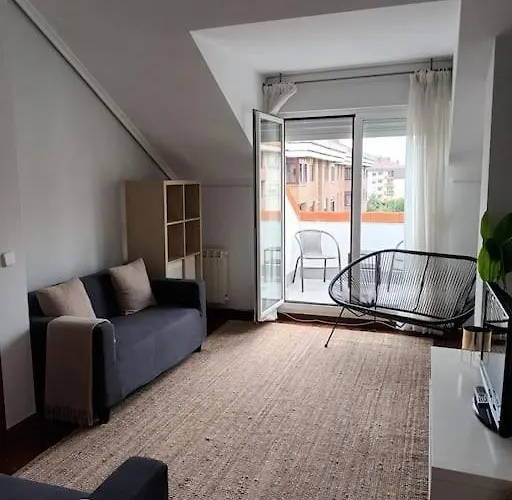 Atico Luminoso Con Terraza 桑坦德